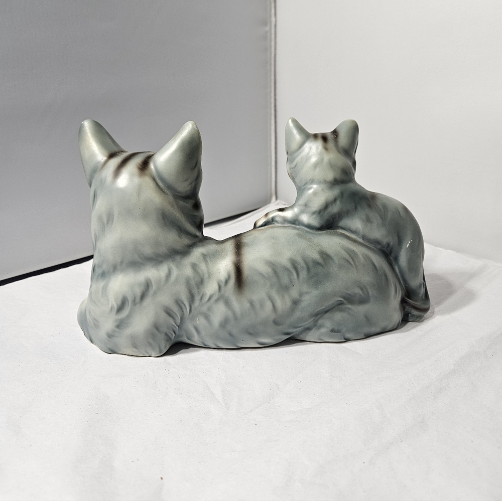 Vintage MCM Gray Ceramic Momma Cat & Kitten Baby Figurine Statue - Picture 5 of 12